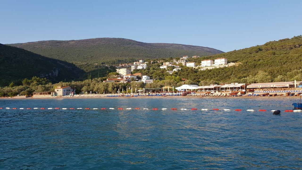 Apartmani Lazarevic Luštica Luaran gambar