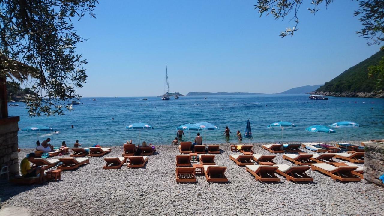 Apartmani Lazarevic Luštica Luaran gambar